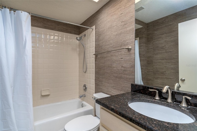 5340 Cobblestone Ct, Wesley Chapel, FL 33543 - full bath featuring shower / tub combo with curtain and vanity