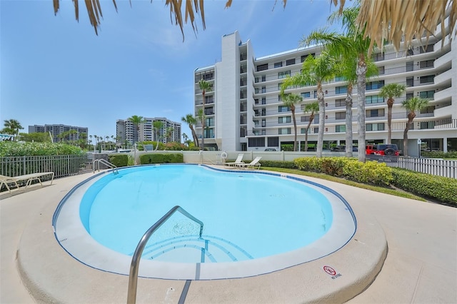 1591 Gulf Blvd Unit 304S, Clearwater Beach, FL 33767 - view of community pool