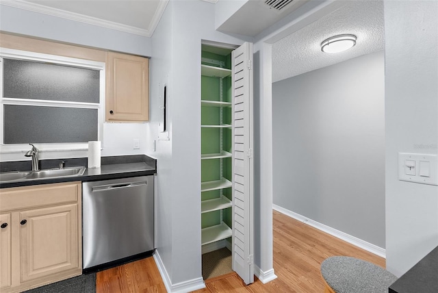 700 Beach Dr NE Unit 606, Saint Petersburg, FL 33701 - bar area with dishwasher, light wood-type flooring, and crown molding