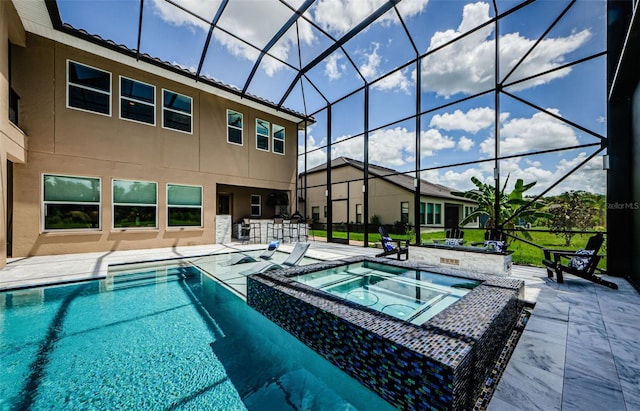 29038 Picana Ln, Wesley Chapel, FL 33543 - swimming pool featuring an in-ground hot tub, a patio, and a lanai