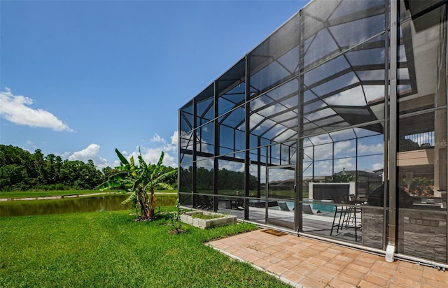 29038 Picana Ln, Wesley Chapel, FL 33543 - view of grassy yard with an outdoor pool, a patio, and a lanai
