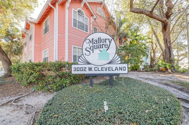 3002 W Cleveland St Unit B9, Tampa, FL 33609 - view of community / neighborhood sign