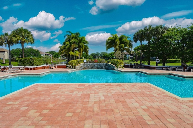 10265 Gandy Blvd N Unit 1409, Saint Petersburg, FL 33702 - community pool with a patio