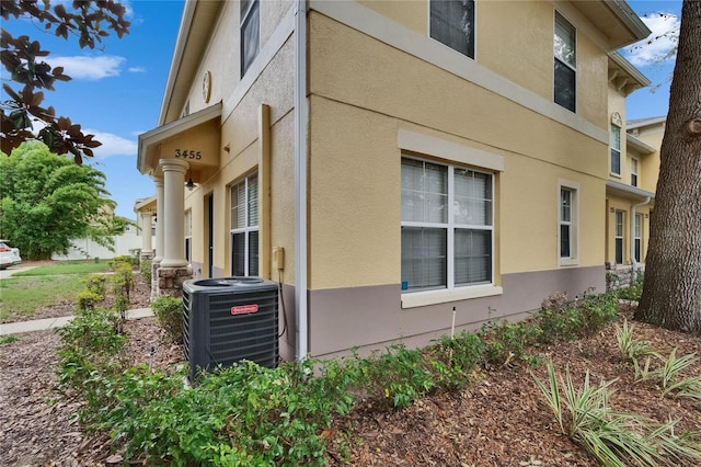 3455 Castle Stone Ct, Valrico, FL 33594 - view of side of home with stucco siding