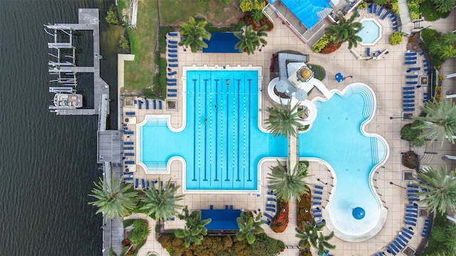 511 Winterside Dr, Apollo Beach, FL 33572 - bird's eye view of a pool area