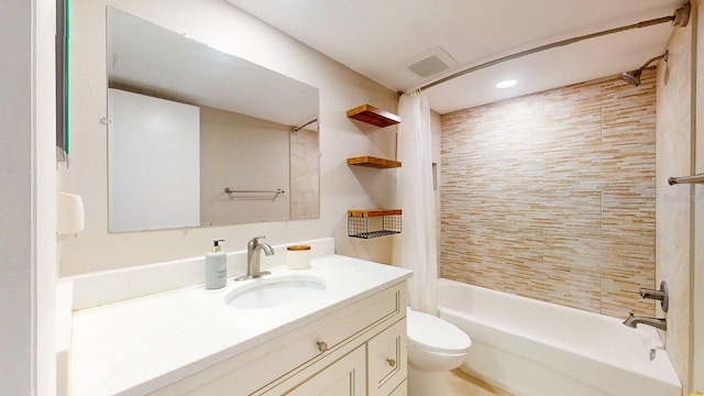 12132 Capri Cir S, Treasure Island, FL 33706 - bathroom with vanity and shower / tub combo with curtain