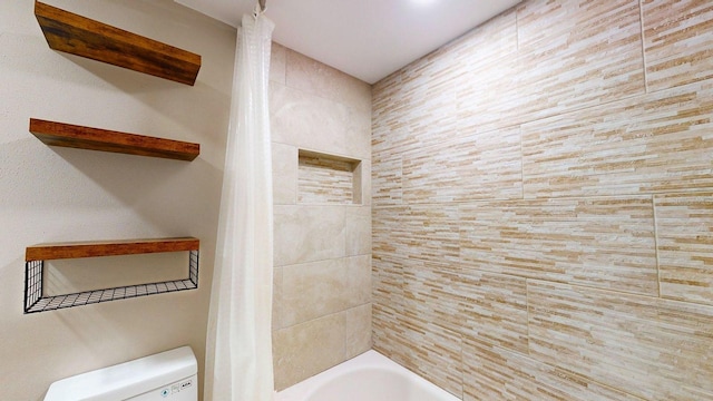 12132 Capri Cir S, Treasure Island, FL 33706 - full bathroom with toilet and shower / bathtub combination with curtain