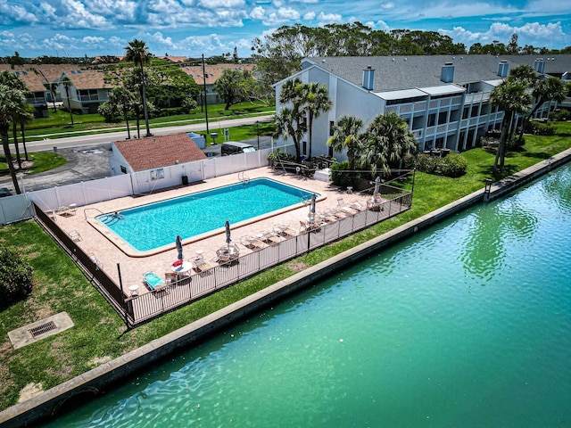 12132 Capri Cir S, Treasure Island, FL 33706 - community pool with a patio