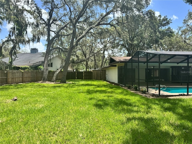 2102 Doefield Ct, Valrico, FL 33596 - fenced backyard with glass enclosure