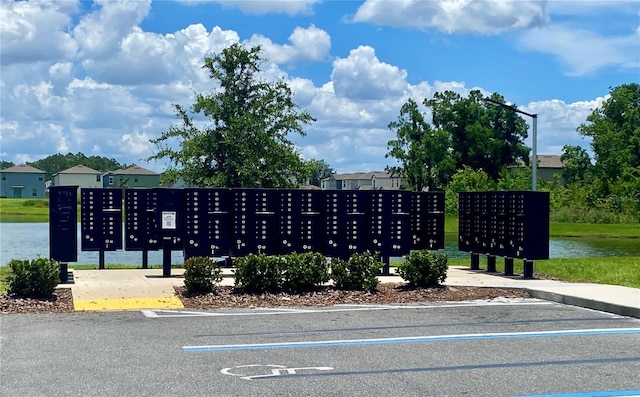 2175 Old Mining Rd, Lakeland, FL 33801 - surrounding community featuring uncovered parking and a water view