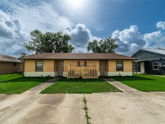 1318 Fairway Dr, Lakeland, FL 33801 - photo 1
