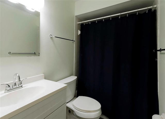 945 Hamilton Ct, Palm Harbor, FL 34683 - full bath featuring vanity and a shower with curtain