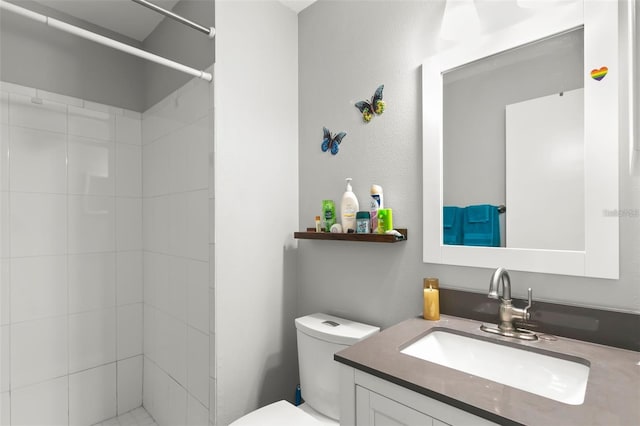 6681 121st Ave Unit I, Largo, FL 33773 - full bath with vanity and a tile shower