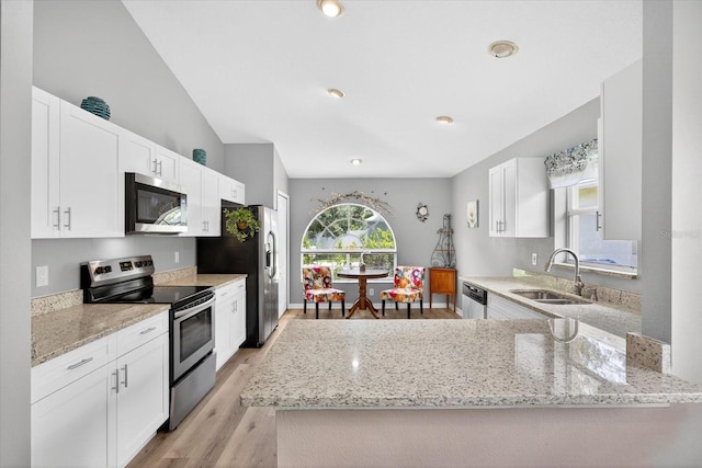 2527 Butterfly Landing Dr, Land O Lakes, FL 34638 - photo 4