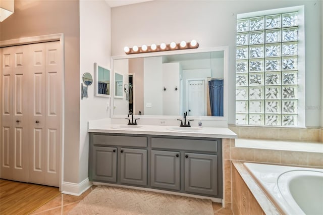 6804 Pleasant Oaks Pl, Riverview, FL 33578 - full bath featuring a garden tub, double vanity, and a closet
