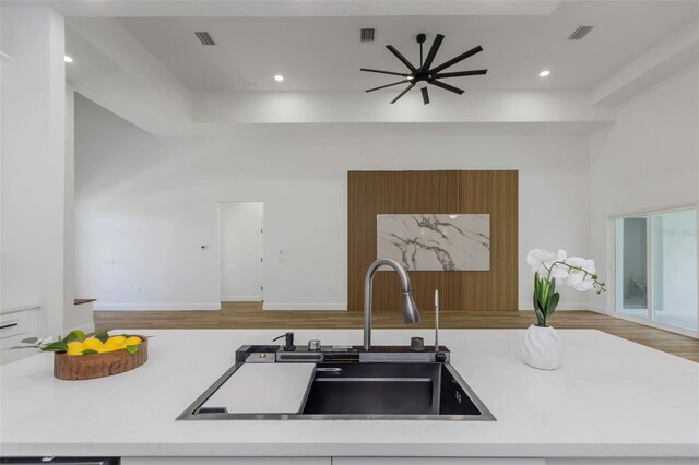 1213 E Lemon St, Tarpon Springs, FL 34689 - kitchen with wood finished floors, open floor plan, and recessed lighting