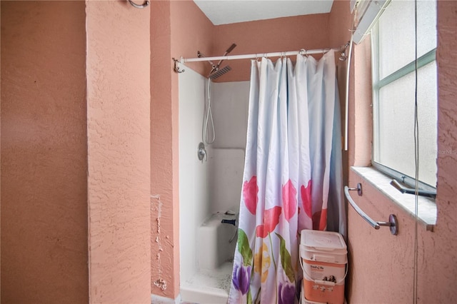 100 94th Ave, Treasure Island, FL 33706 - full bathroom featuring a shower with curtain