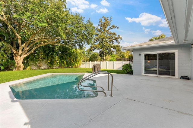 1667 E Orangeside Rd, Palm Harbor, FL 34683 - view of pool with a patio