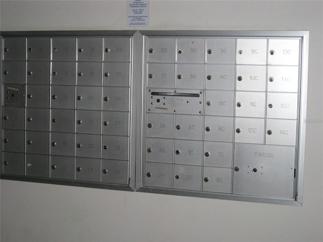 2001 E 2nd Ave Unit 27, Tampa, FL 33605 - detailed view of mail area