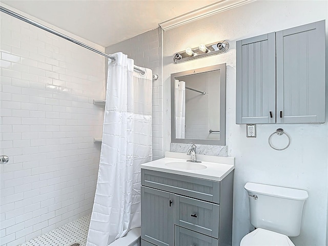 4002 Hudson Ter, Tampa, FL 33618 - full bathroom with tiled shower and vanity