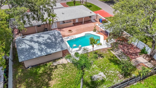 4002 Hudson Ter, Tampa, FL 33618 - aerial view of property and surrounding area featuring a pool