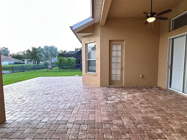 1008 Arista Blvd, Valrico, FL 33594 - view of patio featuring a ceiling fan