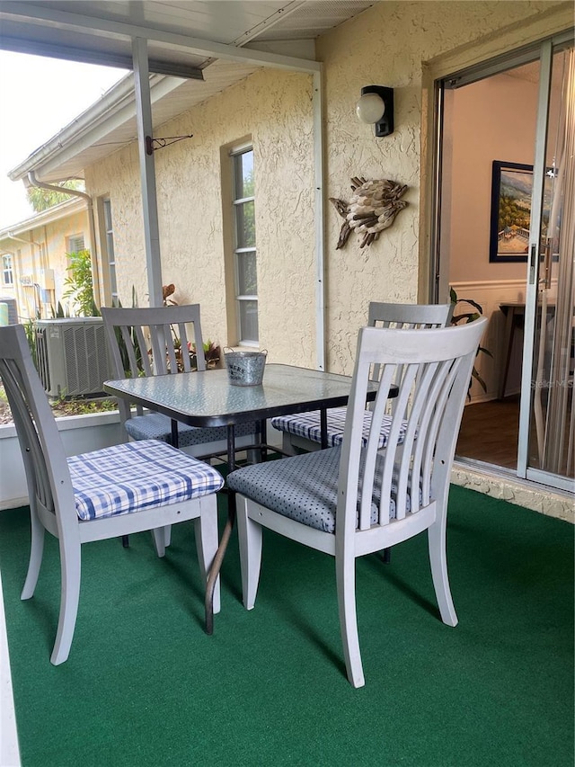 832 Cambridge Ct, Dunedin, FL 34698 - view of patio with outdoor dining space