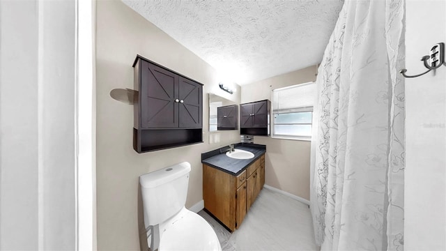 1753 Ranchette Rd, Wesley Chapel, FL 33543 - bathroom with vanity and a textured ceiling