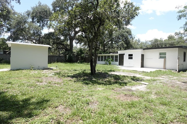 814 W 131st Ave, Tampa, FL 33612 - view of yard