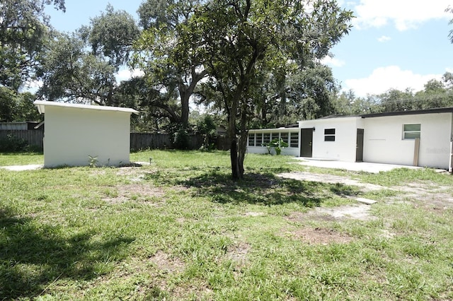 814 W 131st Ave, Tampa, FL 33612 - view of yard