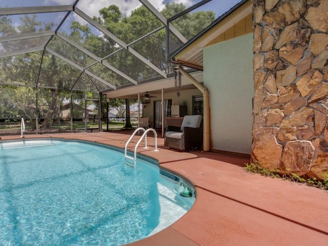 1610 Sanderling Ct, Brandon, FL 33511 - outdoor pool featuring a patio area, a ceiling fan, and a lanai