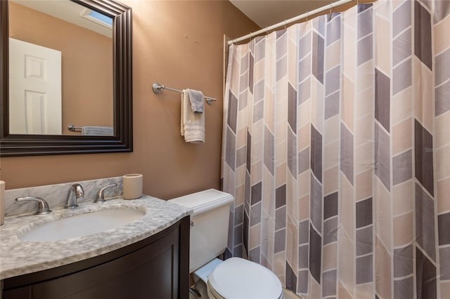 616 Pawn Way, Seffner, FL 33584 - full bath featuring vanity and curtained shower
