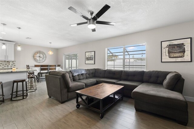 9105 Camino Villa Blvd, Tampa, FL 33635 - photo 6