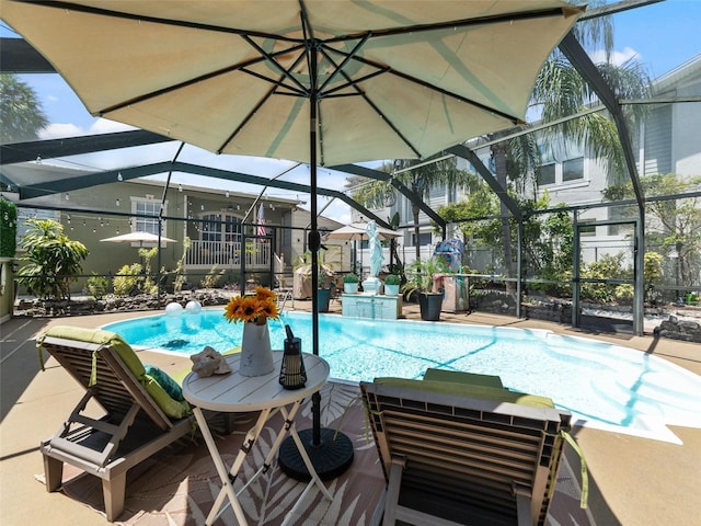 2504 W N A St Unit A, Tampa, FL 33609 - swimming pool with a jacuzzi, a patio area, and a lanai