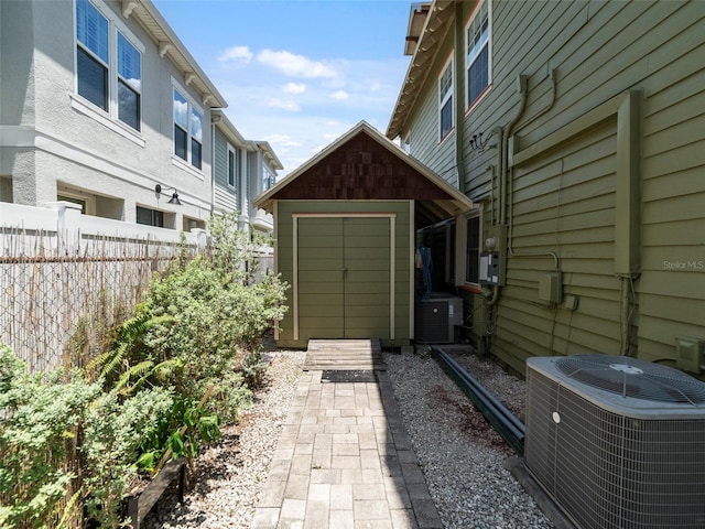 2504 W N A St Unit A, Tampa, FL 33609 - view of patio with a shed