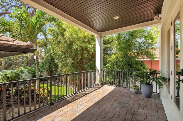 101 Bandera Way NE, Saint Petersburg, FL 33704 - photo 10