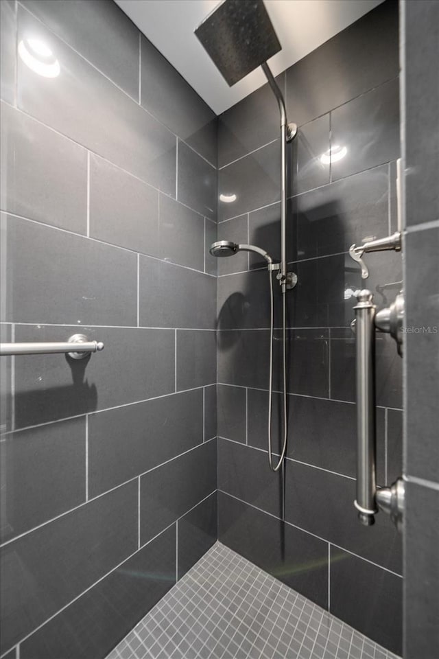 125 Belleview Blvd Unit 503, Belleair, FL 33756 - full bath with a tile shower