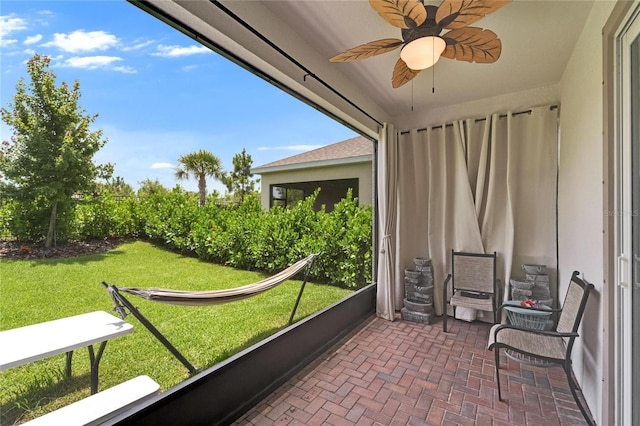 5611 Del Coronado Dr, Apollo Beach, FL 33572 - sunroom featuring ceiling fan