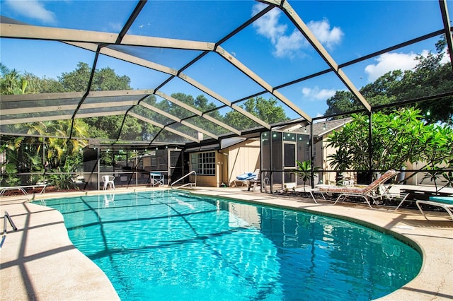 4205 Helene Pl, Valrico, FL 33594 - outdoor pool with a patio and a lanai