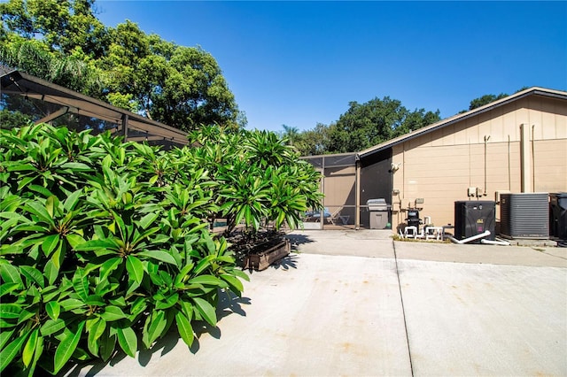 4205 Helene Pl, Valrico, FL 33594 - view of patio