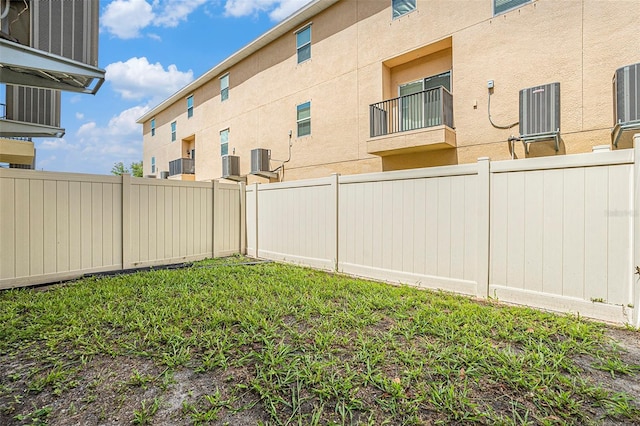 5521 Yellowfin Ct, New Port Richey, FL 34652 - view of fenced backyard