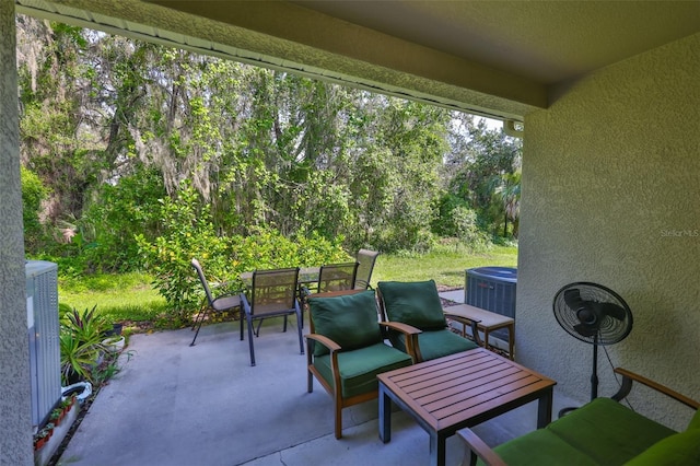 5717 Fishhawk Ridge Dr, Lithia, FL 33547 - view of patio featuring outdoor dining area