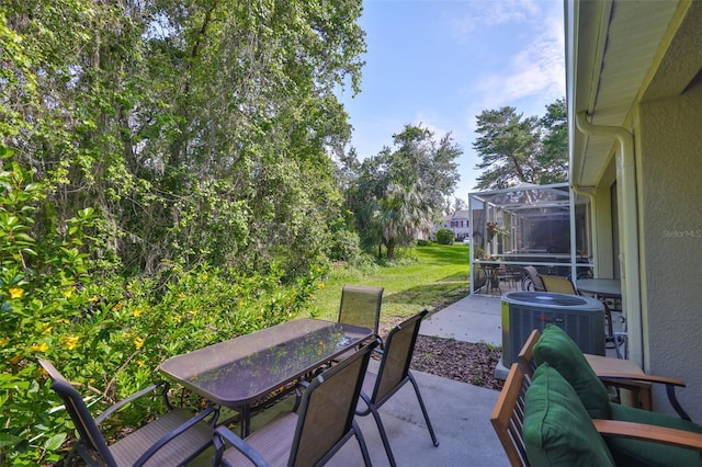 5717 Fishhawk Ridge Dr, Lithia, FL 33547 - view of patio featuring outdoor dining space