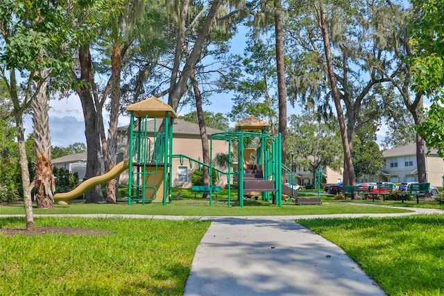 5717 Fishhawk Ridge Dr, Lithia, FL 33547 - community jungle gym featuring a yard