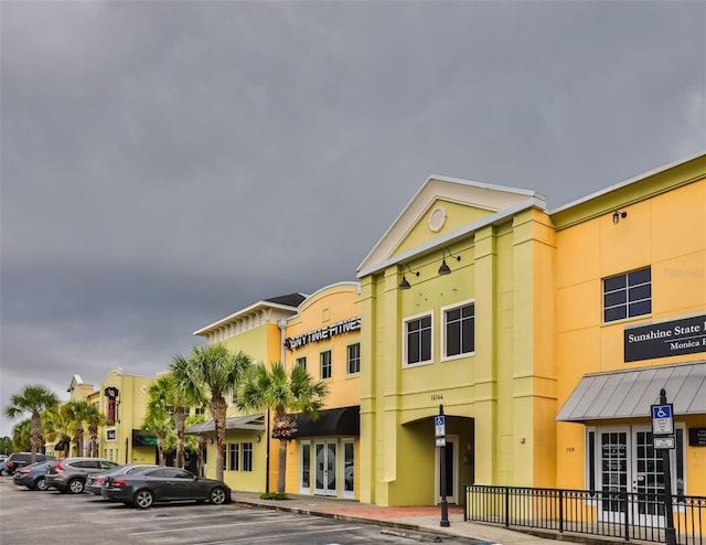 5717 Fishhawk Ridge Dr, Lithia, FL 33547 - view of property featuring uncovered parking
