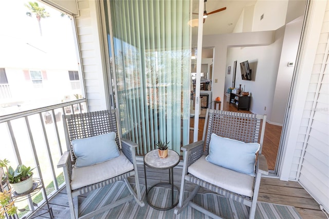 112 Sun Isle Cir Unit 112, Treasure Island, FL 33706 - balcony featuring a ceiling fan