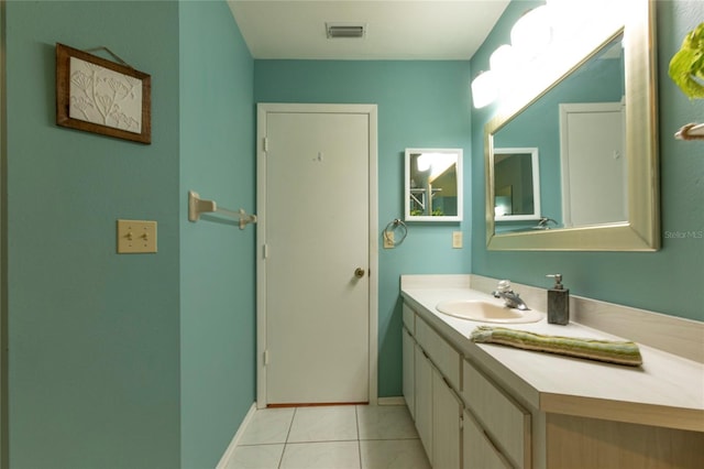 112 Sun Isle Cir Unit 112, Treasure Island, FL 33706 - bathroom with vanity and tile patterned floors