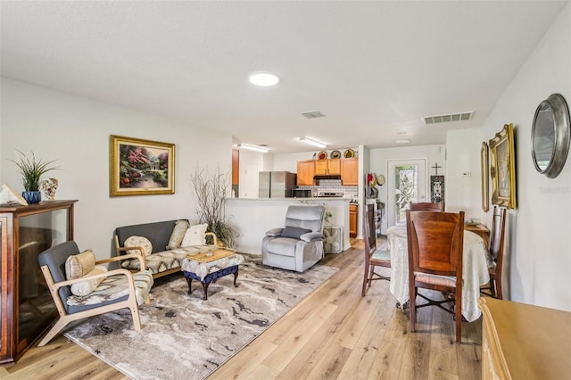 636 Chatham Walk Dr, Ruskin, FL 33570 - photo 2