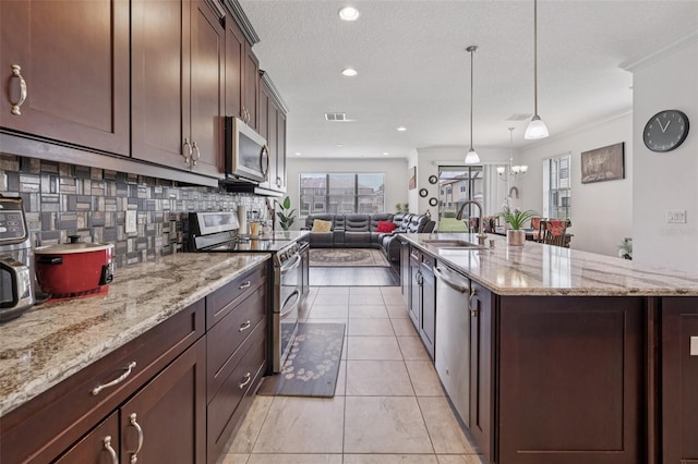 11617 Crowned Sparrow Ln, Tampa, FL 33626 - photo 4