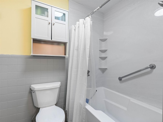 3944 49th Ave S, Saint Petersburg, FL 33711 - bathroom with shower / bath combination with curtain and tile walls